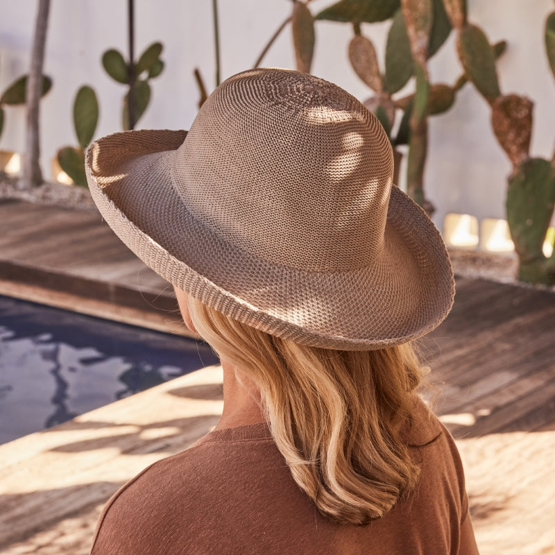 CANCER COUNCIL SUN-SAFE HAT AT HAT SHOW